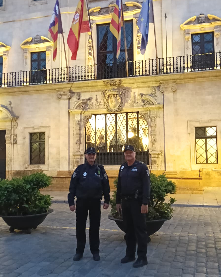 Escarrer amb el seu company davant de Cort