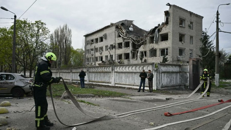 Edifici ucraïnès atacat per Rússia