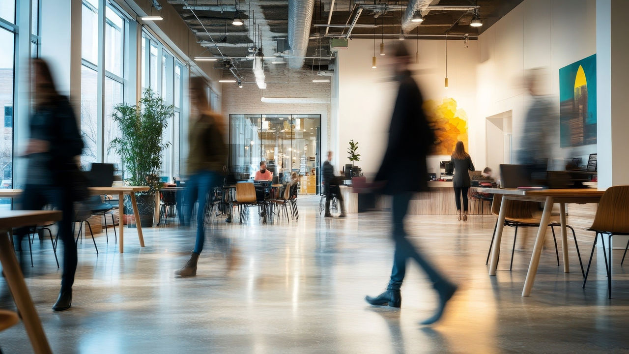Trabajadores en oficina
