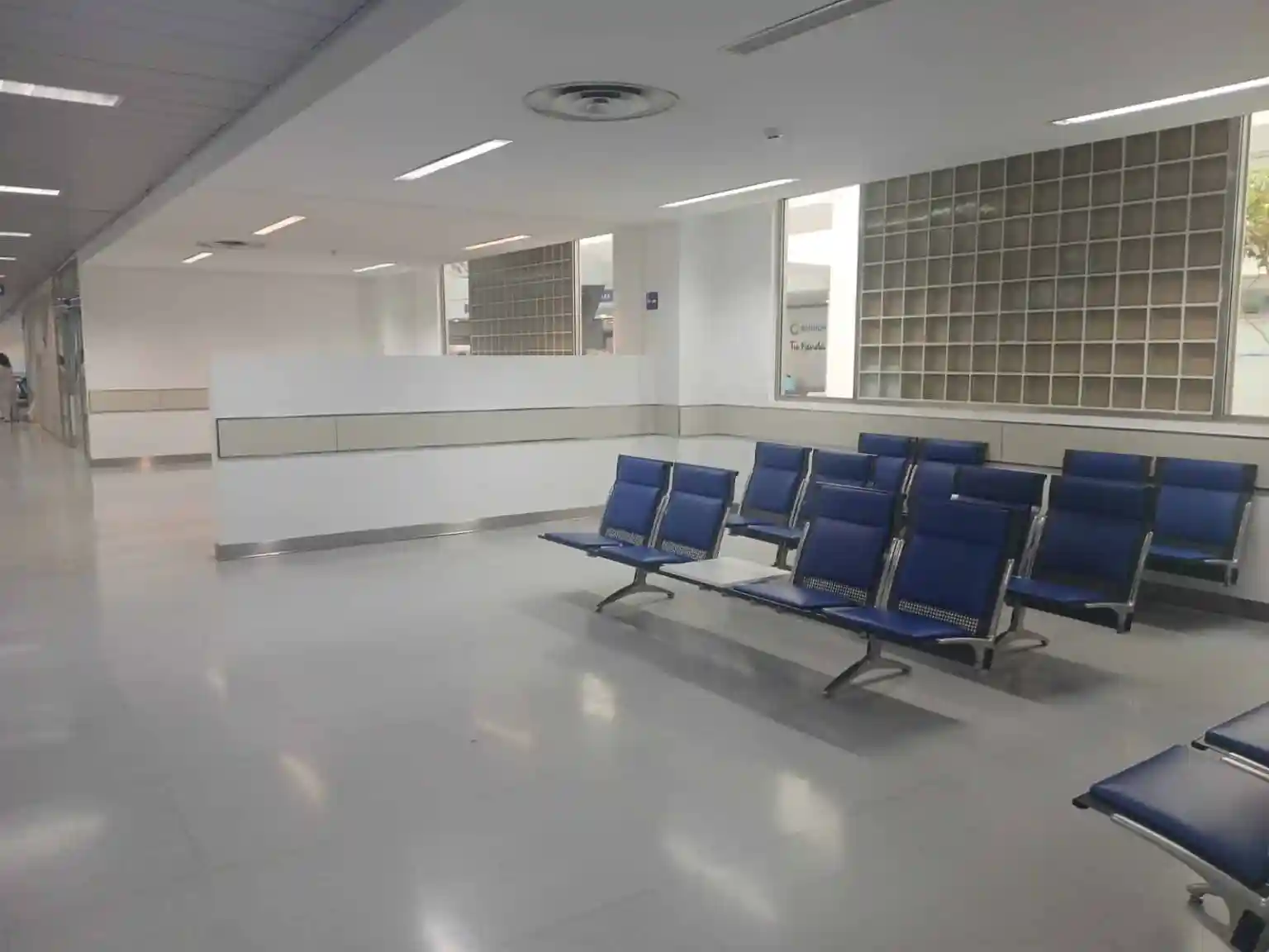 Salas vacias en el Hospital de Manacor