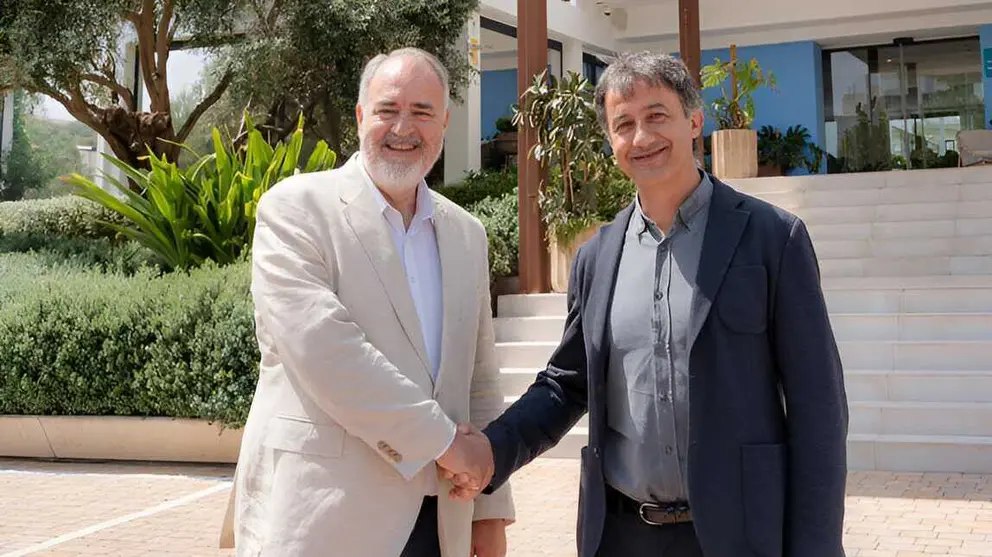 Álvaro Sánchez, de iberostar y Miguel Mayrata, de Redexis