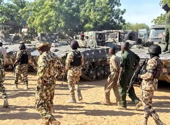 Soldats nigerians