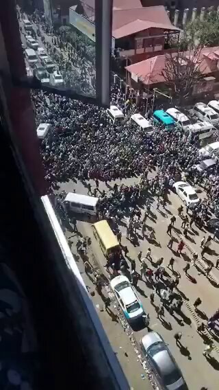 Sudafricanos a la caza del extranjero