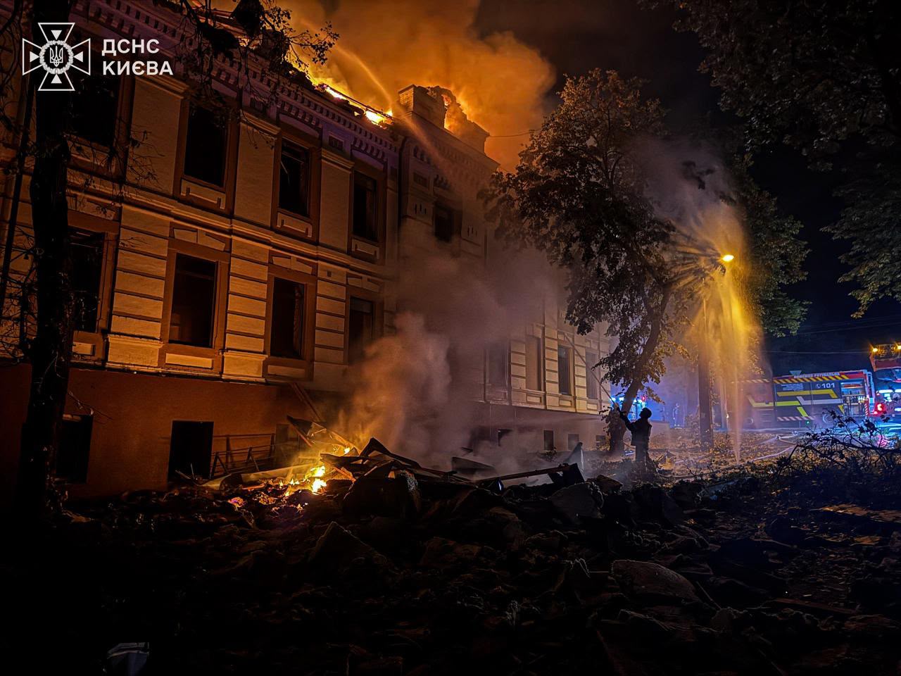 Edidicio bombardeado en Kíev