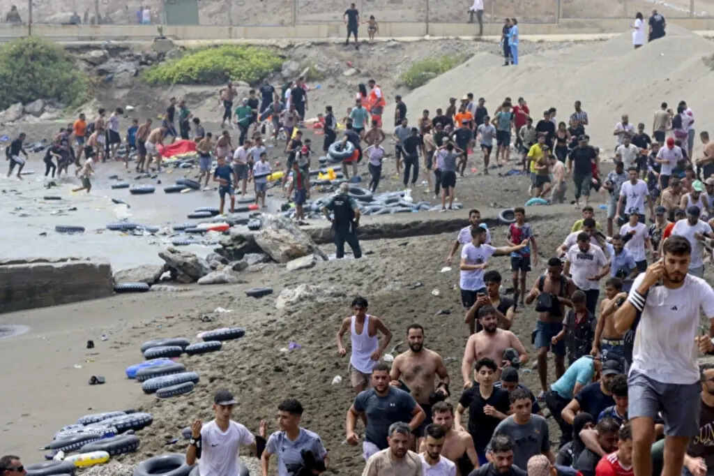 Avalancha migrantes en Ceuta